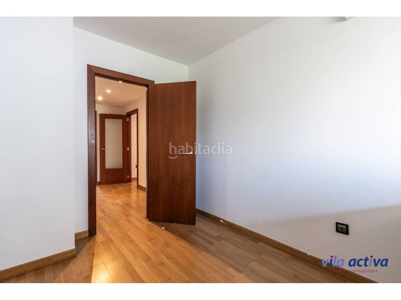 Foto f32d1686-30d0-4adc-8bdf-2d621260a0fc. Pis amb calefacció a Barri del Centre Terrassa
