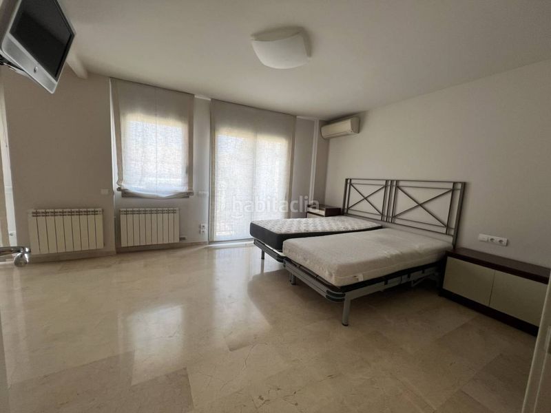 Foto d0ec17aa-199f-4400-abd1-ca383f79b06d. Location duplex avec chauffage dans Barri del Centre Terrassa