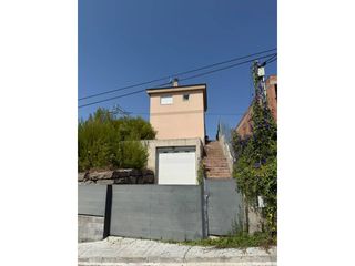 Haus  Calle can barceló. Casa unifamiliar en venta en can barcelo, rubi