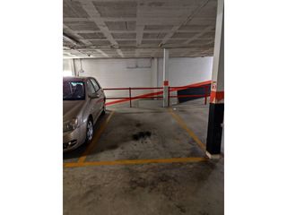 Miete Autoparkplatz in Calle antoni torrella 117. Para coche