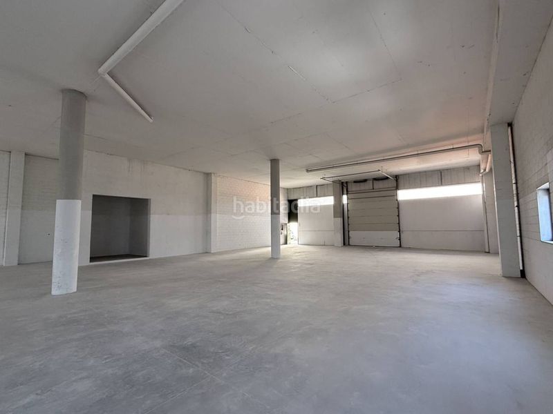 Foto 6655b633-2df2-4b59-a11e-4309974f6437. Rent industrial building in Can Parellada Terrassa