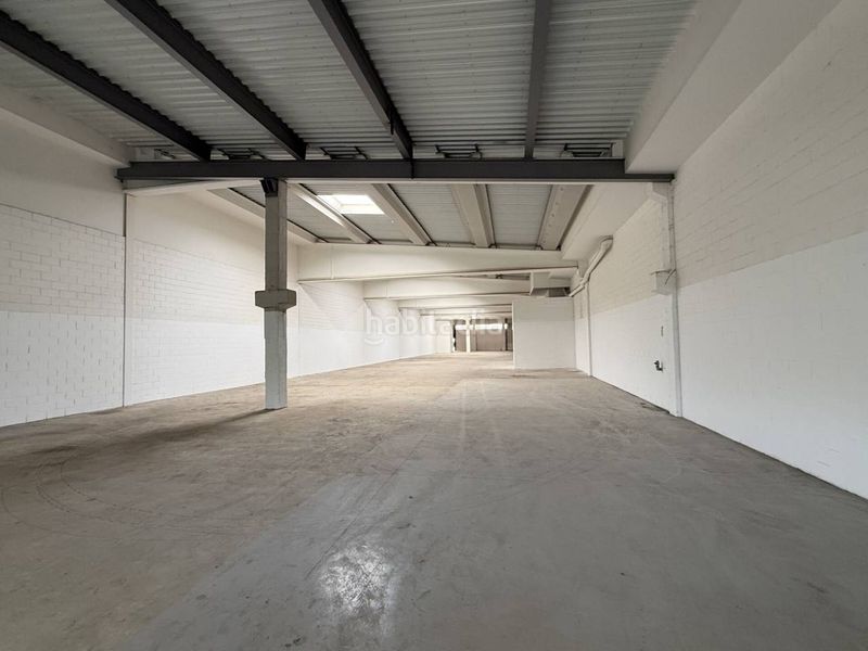 Foto 380f421b-856c-4076-8828-bcd1937afe2c. Rent industrial building in Can Parellada Terrassa