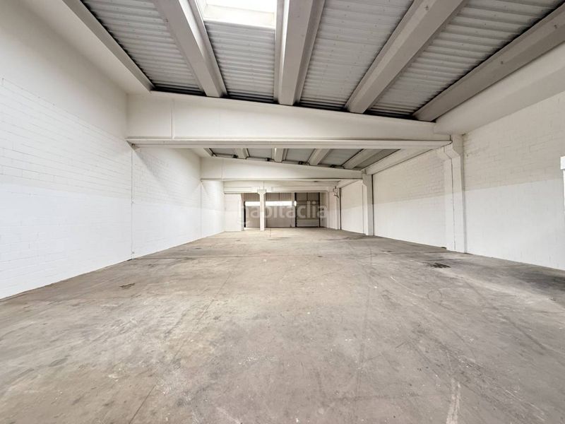 Foto da9776b4-8898-4b99-ad13-f46604882ef4. Rent industrial building in Can Parellada Terrassa