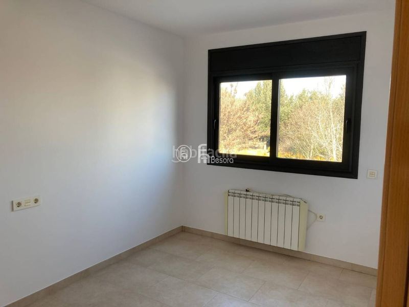 Foto 50fdeb96-a67e-43a9-a453-5a6cd9495eb9. Casa adossada amb calefacció aparcament a Poal (El)