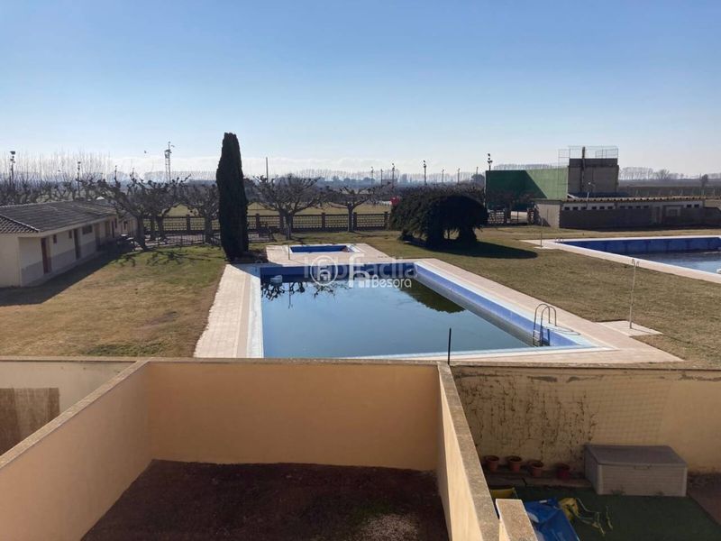 Foto af5dc97d-3f7f-4e8c-a47e-533c9f3f6395. Casa adossada amb calefacció aparcament a Poal (El)