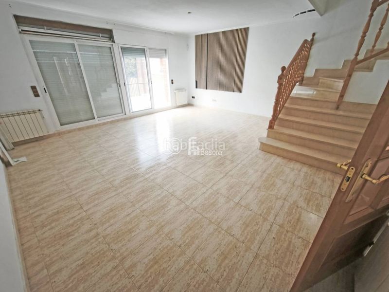 Foto cf2eb9b0-3eca-49cf-9880-e12a702189ed. Casa adossada amb calefacció aparcament a Benavent de Segrià