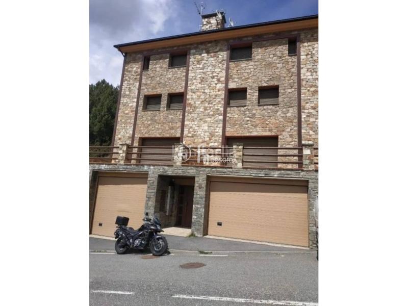 Foto 38020f53-4765-4628-999f-93419b2125be. Casa adossada amb calefacció aparcament a El Forn-Prats-Meritxell Canillo