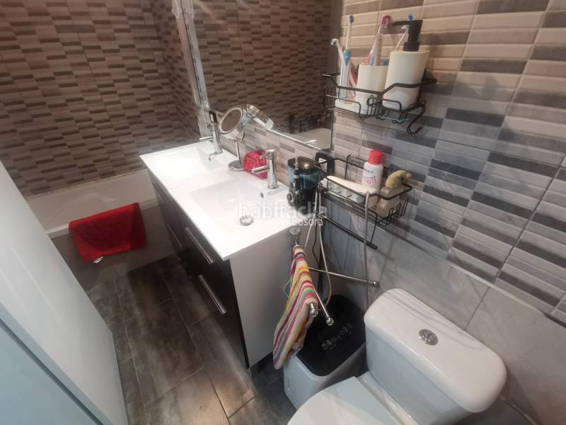 Foto d7204315-b21a-4b35-9b95-b9d8bae4d7f1. Chalet con riscaldamento parcheggio piscina in Ciutat Jardí Lleida