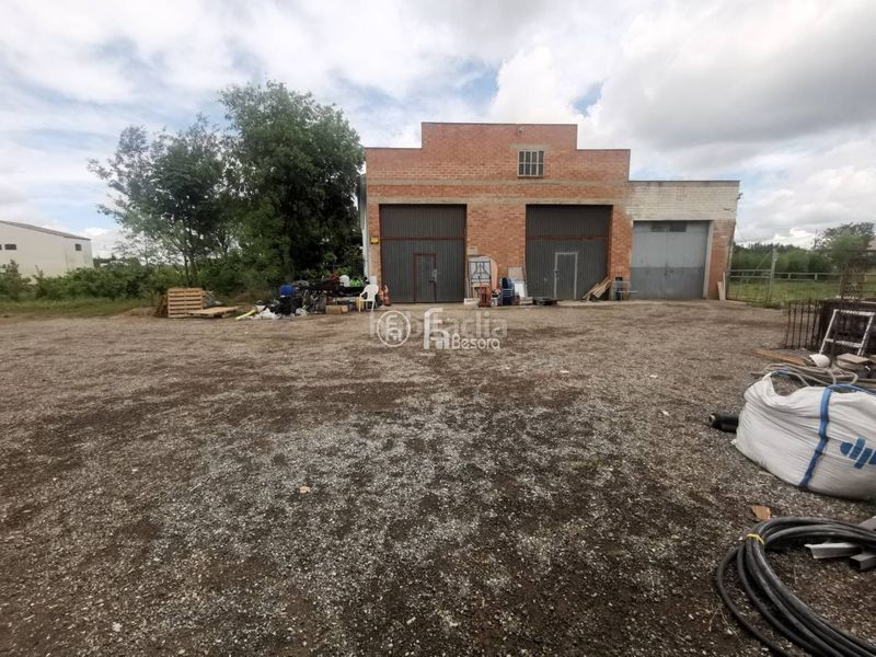 Foto c32be775-e5e5-40fe-9a7f-427d477f7cc8. Masia amb calefacció aparcament a Llívia Lleida