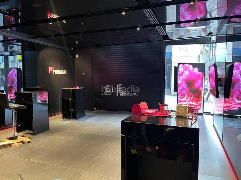 Foto 37614908-3b3e-4ada-9cf7-9b9949223cf7. Alquiler local comercial alquiler de local comercial capital, eix comercial calle magdalena, posibilidad instalar salida de humos. en Lleida