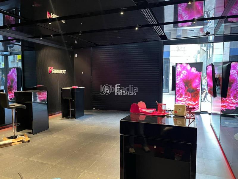 Foto 493d69f6-b095-4b77-b975-b9dc7e6888f1. Alquiler local comercial alquiler de local comercial capital, eix comercial calle magdalena, posibilidad instalar salida de humos. en Lleida