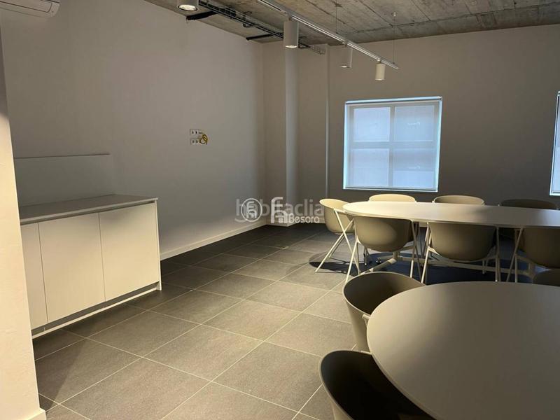 Foto 8360a770-5d75-4344-b772-b56322db429f. Alquiler local comercial alquiler de local comercial capital, eix comercial calle magdalena, posibilidad instalar salida de humos. en Lleida