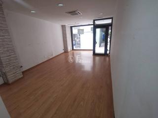 Lloguer Local Comercial  Cavallers. Local en alquiler en lleida capital  cavallers  eix comercial