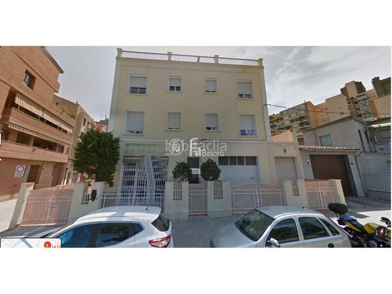 Foto 99e2480c-9140-4427-9627-5cc112d2e285. Casa bifamiliare con riscaldamento parcheggio in Joc de la Bola - Camps d'Esports Lleida