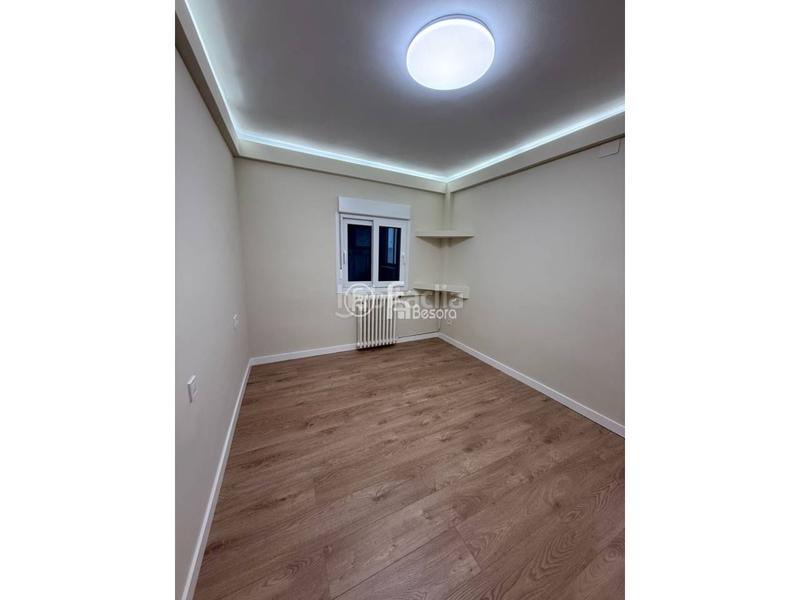 Foto 3d426bd1-1f85-4e83-b988-6cd5687e260f. Flat with heating in Centre Històric Lleida