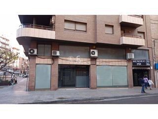 Miete Geschäftsraum  Calle ramon i cajal. Local en alquiler en universitat  ramon y cajal  plaza les missi