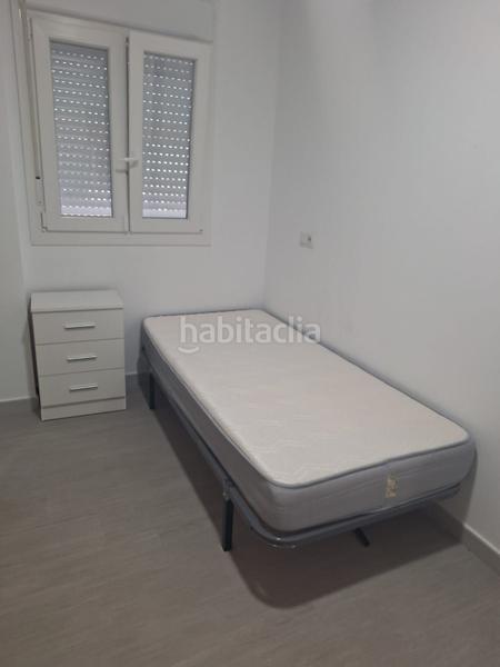 Foto d409032e-30fa-44fe-a5f0-af0ce3d296c3. Lloguer pis a La Atunara-Periáñez Línea de la Concepción (La)