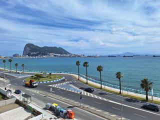 Pis  España. Amplio piso con vistas al mar