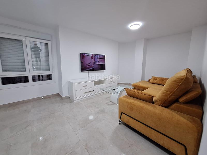 Foto 6f7cd422-8077-4bfb-a5aa-881ab3c8d472. Lloguer pis amb aparcament a Centro-San Felipe-Huerta Fava Línea de la Concepción (La)