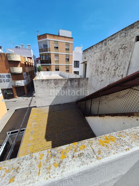 Foto 1aca98f9-8788-431d-a579-f700cce23c71. Edifici a calle san josé 8 a Santa Bárbara-Ciudad Deportiva Línea de la Concepción (La)