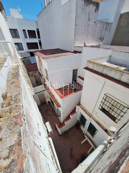 Foto 78b903e0-d985-44a7-9624-13bdb892c1ce. Edifici a calle san josé 8 a Santa Bárbara-Ciudad Deportiva Línea de la Concepción (La)