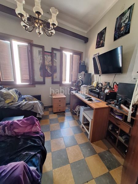 Foto 8741dc91-53a6-4b36-b8e0-589a90bd1a4f. Edifici a calle san josé 8 a Santa Bárbara-Ciudad Deportiva Línea de la Concepción (La)
