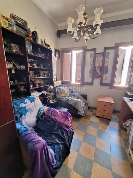 Foto ff9bd930-1e12-497a-b199-991e8a2bd170. Edifici a calle san josé 8 a Santa Bárbara-Ciudad Deportiva Línea de la Concepción (La)