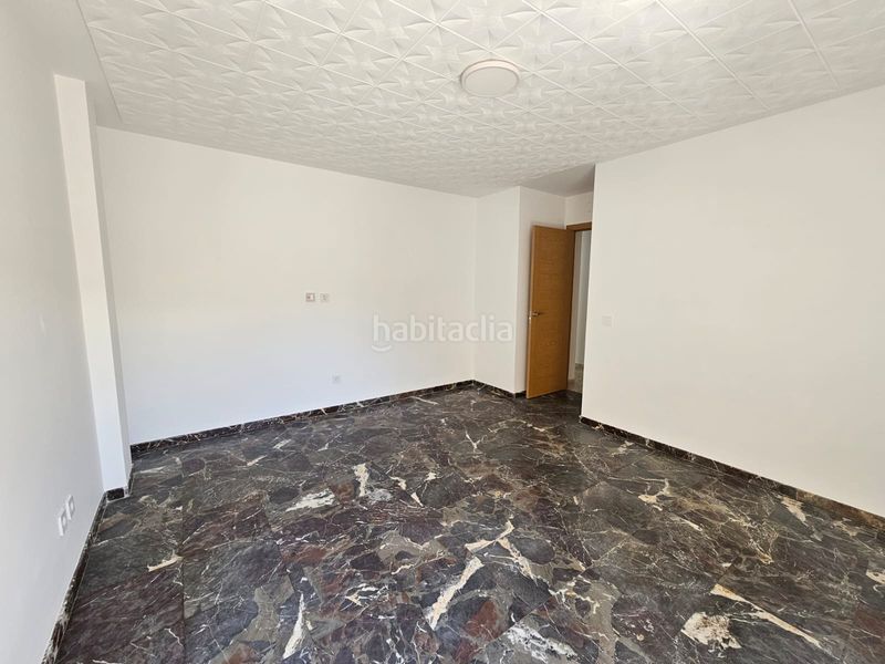 Foto 81b0d1c7-1bf1-4a16-96e2-0517d195c78e. Pis a calle hércules 10 a Centro-San Felipe-Huerta Fava Línea de la Concepción (La)