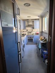 Miete Etagenwohnung in Calle calderón de la barca 15. Se alquila piso para larga temporada