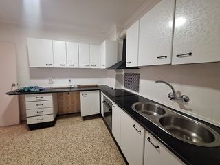 Duplex  Calle poeta antonio machado. Dúplex de dos plantas con terraza y balcón