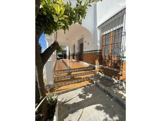 Chalet  Camino de la torca. Chalet familiar  en venta en lucena en muy buen estado y muy amp