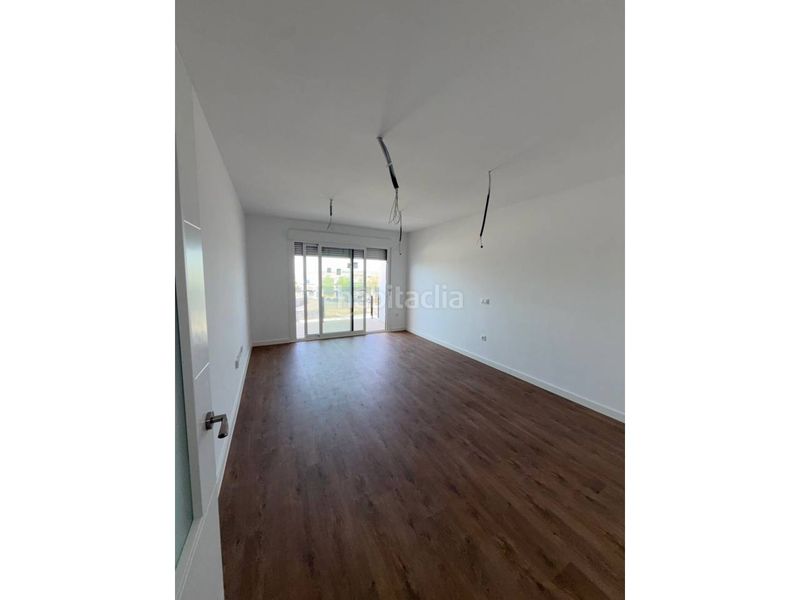 Foto e9d32157-d483-4c93-8692-5782e2316d0e. Pis amb aparcament piscina a Poleares Lucena