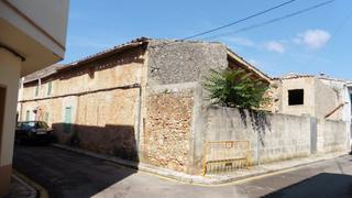 Mas à Sencelles. Casa de pueblo grande con corral