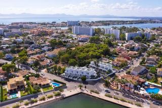 Maison jumele dans Port dAlcdia-Platja dlcdia. Nueva promocion en alcudia
