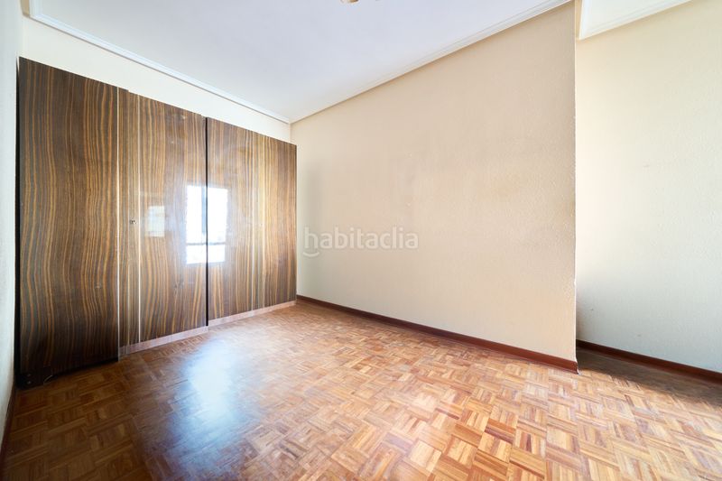 Foto f8abc6fb-39e3-4cc3-9f7e-365441801144. Pis a San Martín Vitoria - Gasteiz