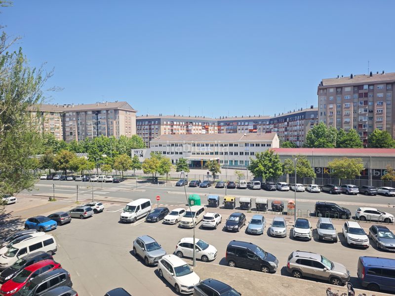 Foto 4b95cfd2-f7bf-415e-bdb8-3cef04354705. Pis a Aranbizkarra Vitoria - Gasteiz