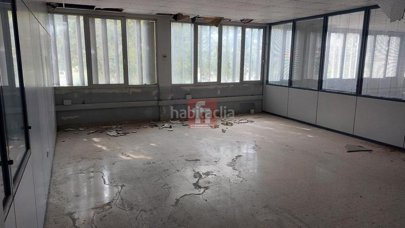 Foto db8106f5-4781-4ddb-aee4-5f7c46f21079. Rent office space in Gràcia Sabadell