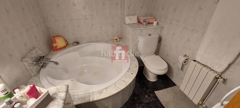 Foto 60e42a75-4f41-451a-bff8-10f4002163bb. Doppelhaus mit heizung parking in Centre Sabadell