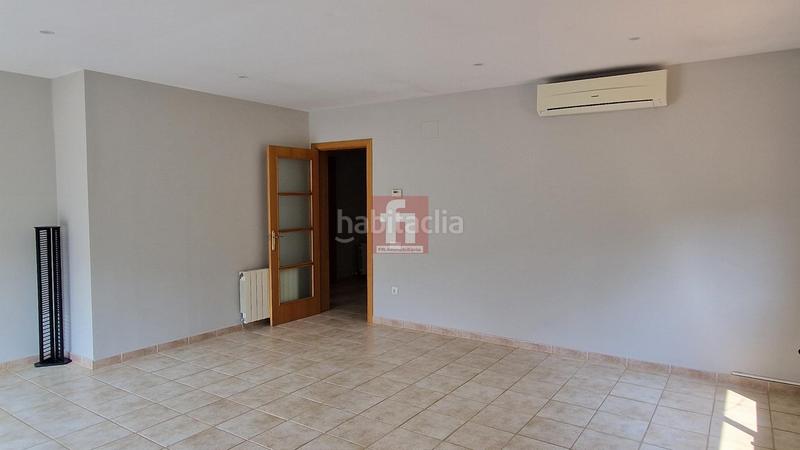 Foto 2b5093d4-3d77-4efe-a8c7-9110380ab421. Xalet amb calefacció aparcament a Llinars del Vallès