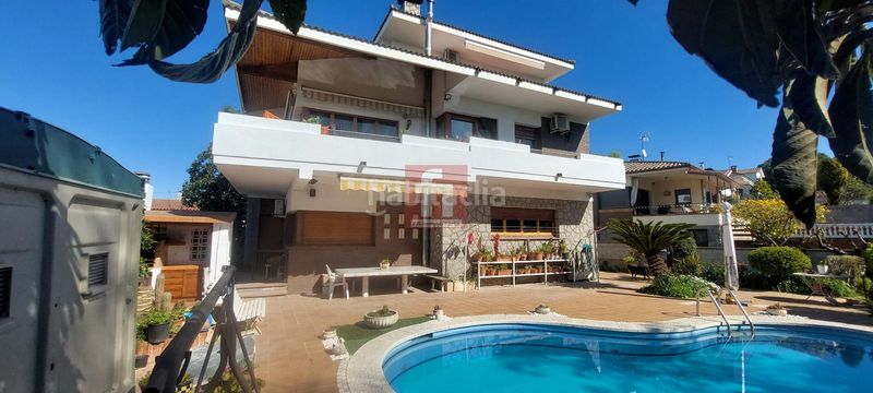 Foto 4697789d-56d4-4901-9aac-31135e1453a1. Chalet avec parking piscine dans Palau-solità i Plegamans