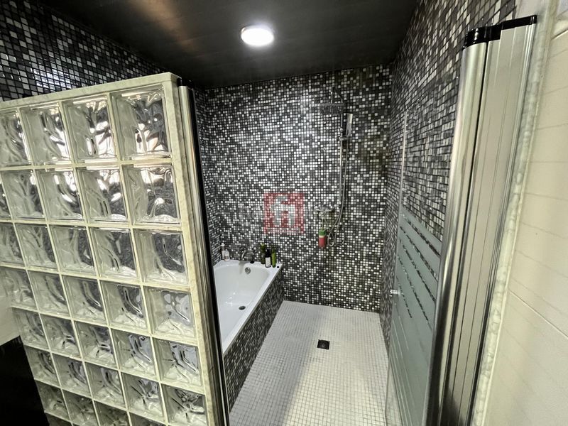 Foto 4aedc6e2-2289-489f-9883-1a9cbc4e08bb. Xalet amb aparcament piscina a Olivella