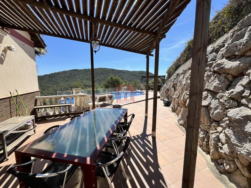 Foto 780d13da-73ad-4d46-9677-e1365f5389ee. Xalet amb aparcament piscina a Olivella