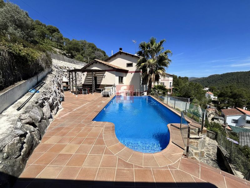Foto e9c4cc3d-7fef-412d-939c-14965c1deef2. Xalet amb aparcament piscina a Olivella