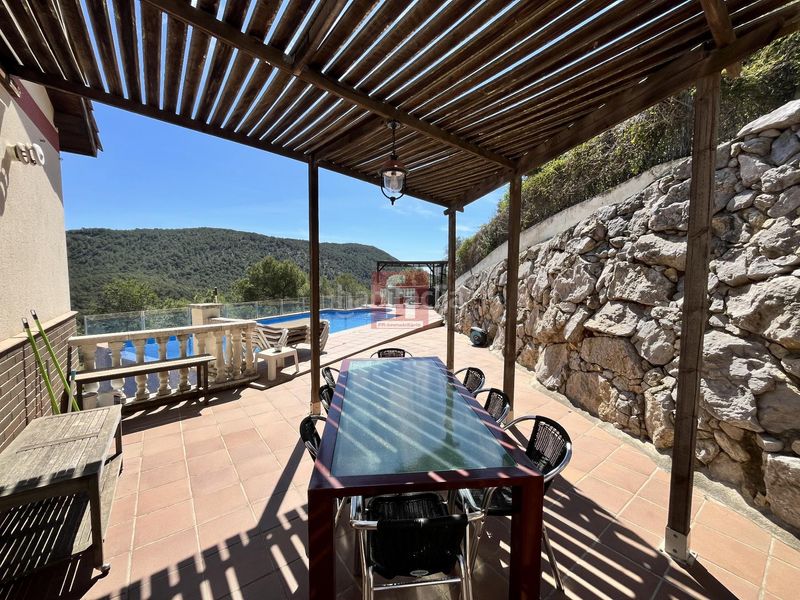 Foto fd0dbc2b-7b5b-4af8-9d1b-eb711c32e3b8. Xalet amb aparcament piscina a Olivella