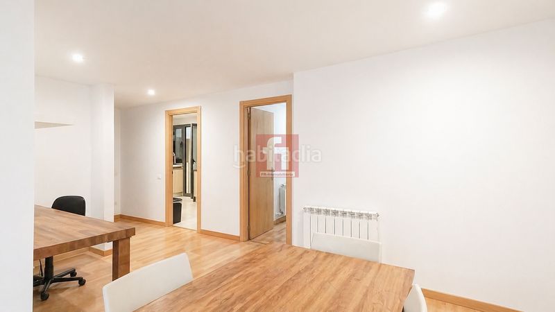 Foto 4bd0cfcc-b04c-4835-9398-45c10c2126c7. Pis amb calefacció aparcament a Centre Sabadell