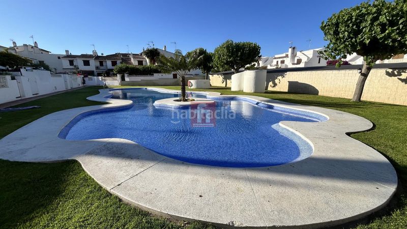 Foto 6688f9b4-11b6-476b-8cad-f048bb012708. Casa adossada amb aparcament piscina a Creixell