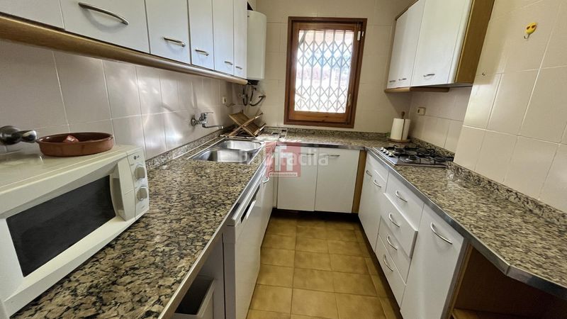 Foto a5871927-cf6a-4a8c-a5ad-e567d26eabfc. Casa adossada amb aparcament piscina a Creixell