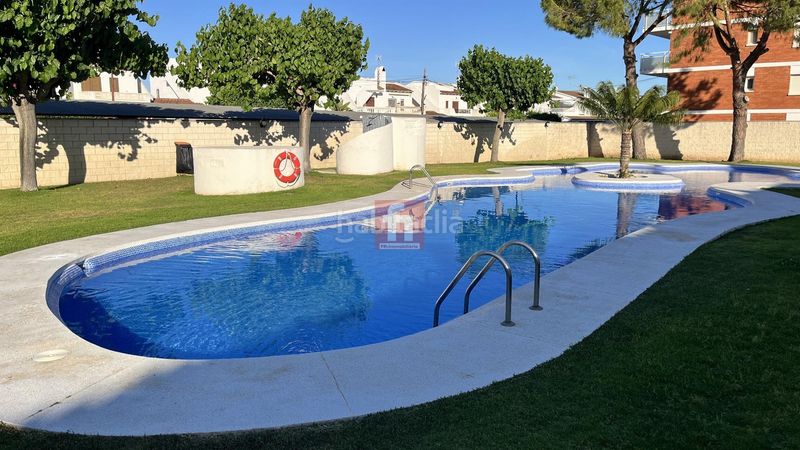 Foto f9e71526-a98f-4832-88bf-865481523f65. Casa adossada amb aparcament piscina a Creixell