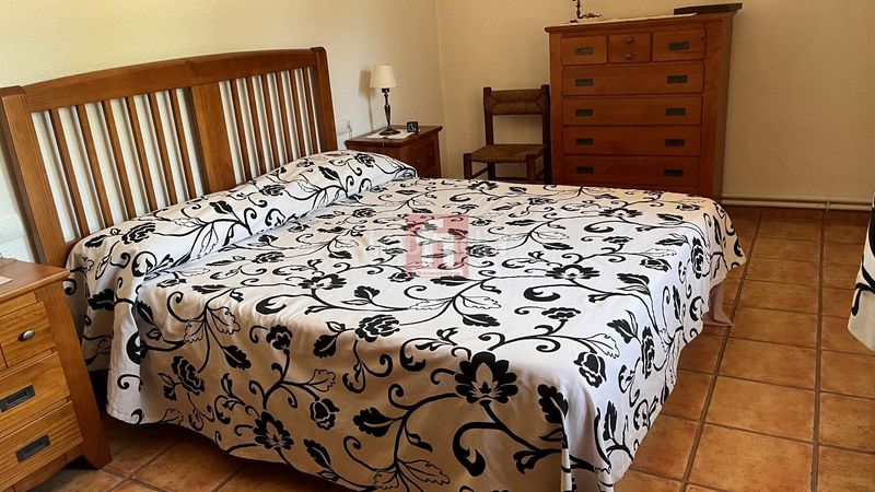 Foto b67f6211-3486-439b-81d1-fb0f85156686. Chalet avec chauffage parking piscine dans Querol