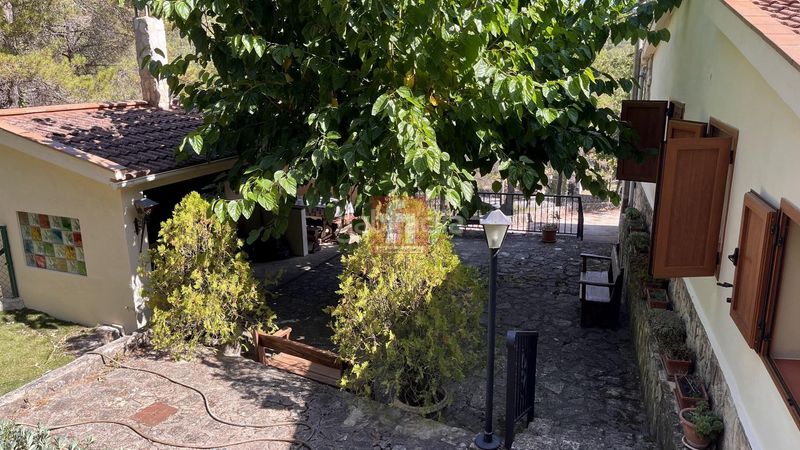 Foto beaee0d2-6d16-4ab7-9b47-4319711d84f0. Chalet avec chauffage parking piscine dans Querol